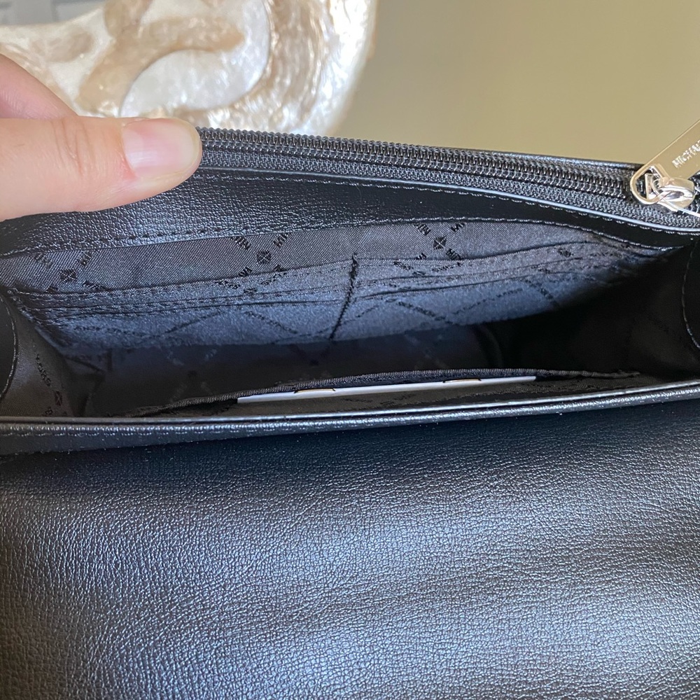 Michael Kors crossbody - Picture 8 of 9
